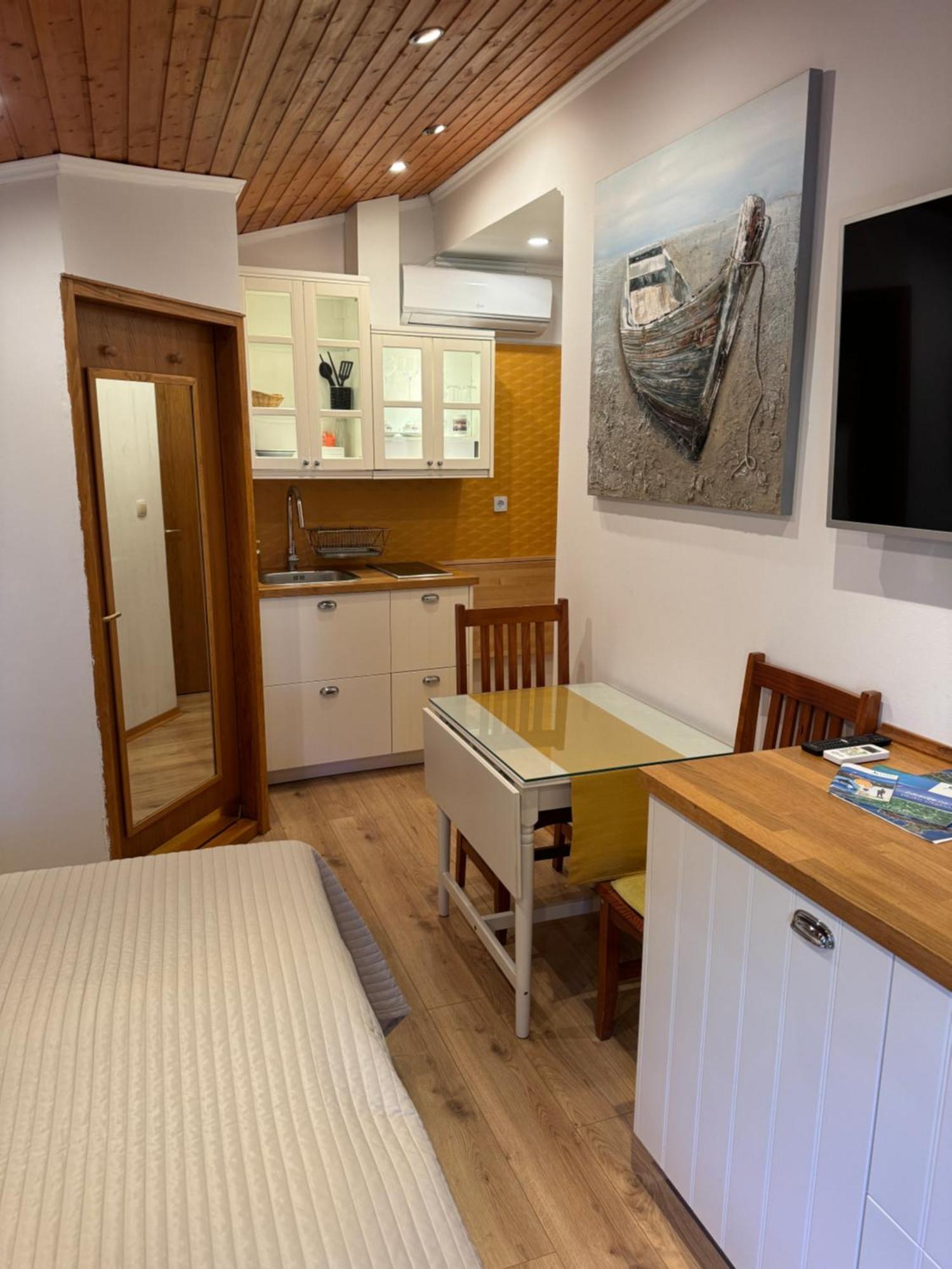 Studio Lorena Mali Lošinj Esterno foto